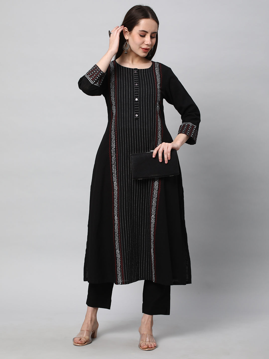 A fully elasticated black ankle length cotton linen pant