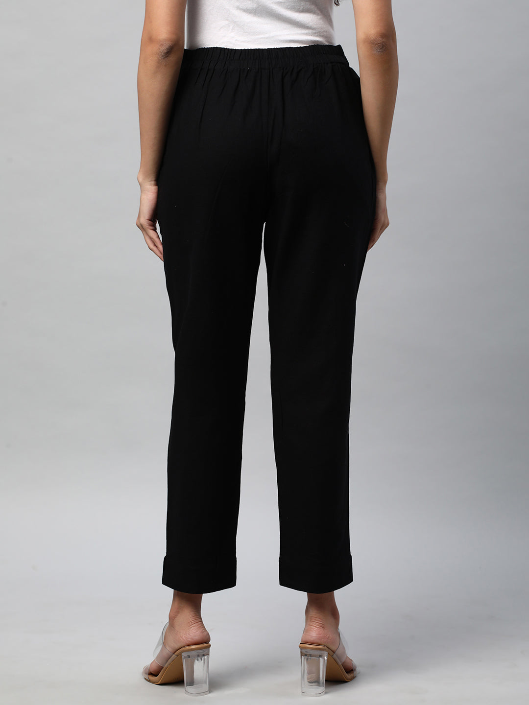 A Black ankle length coton linen pant with plain belt in front