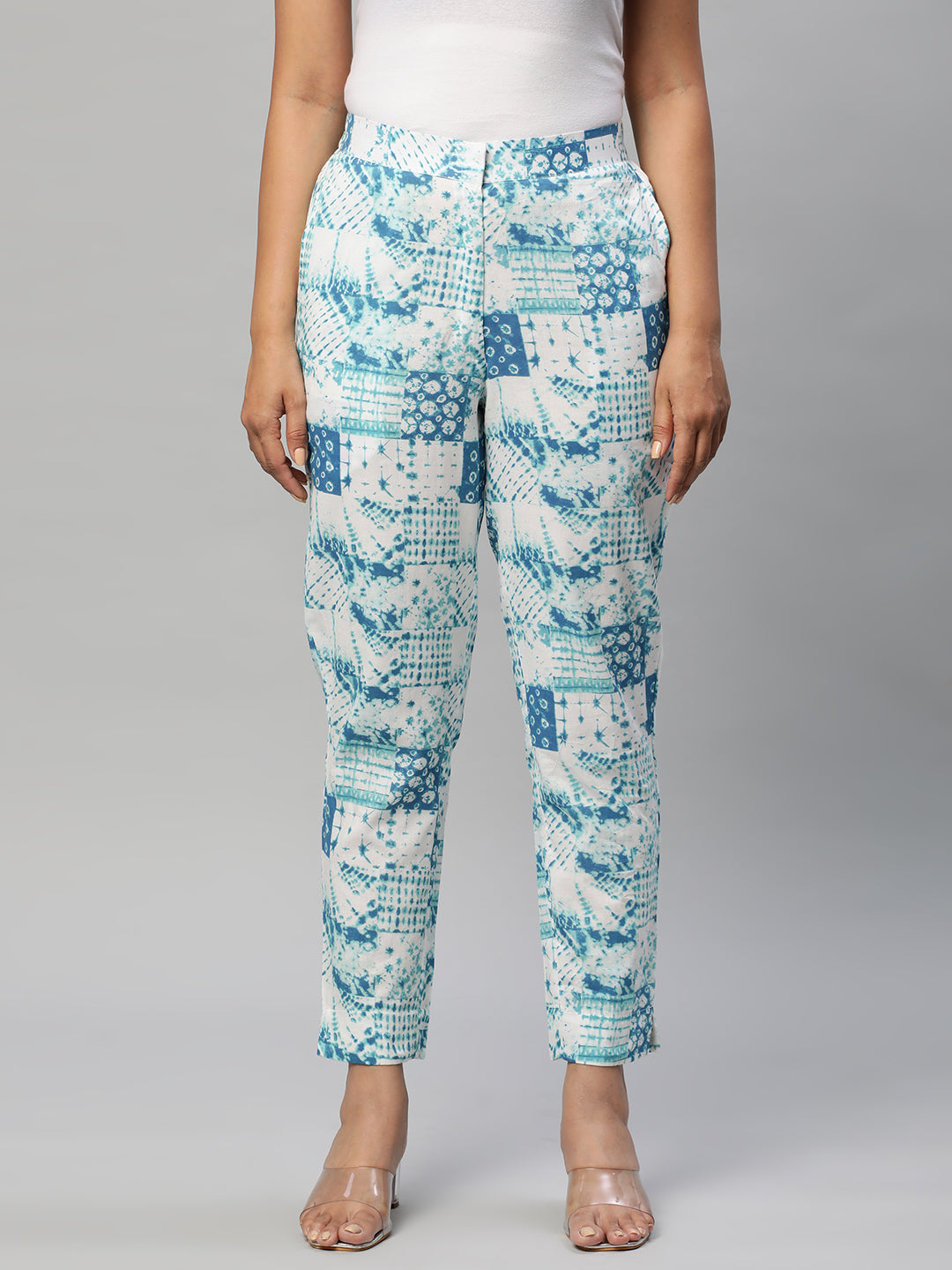 Printed co-ord set with knot detailling on the waistline