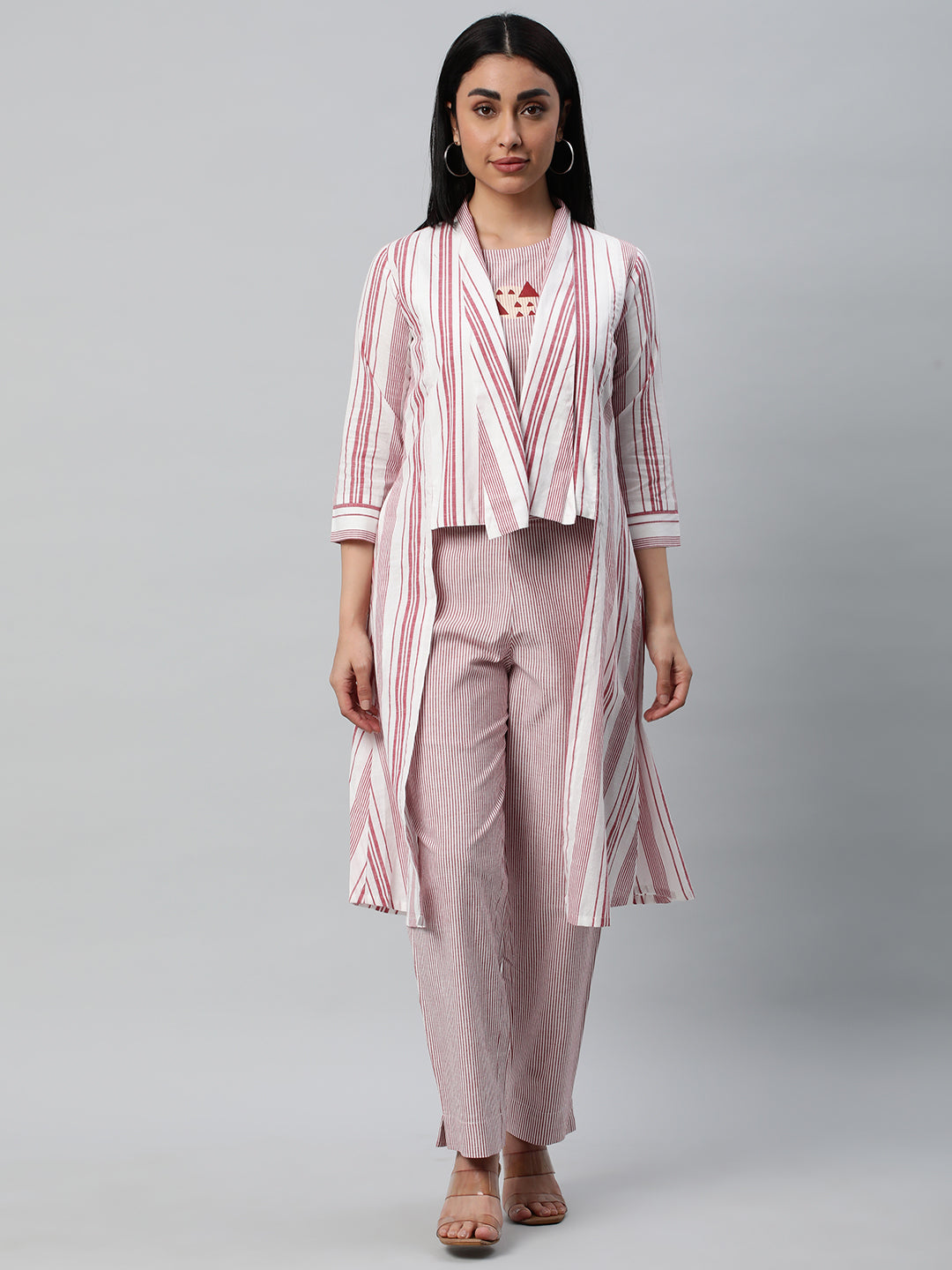 A jacket style 3 pieces co-ord set with shawl collar detail