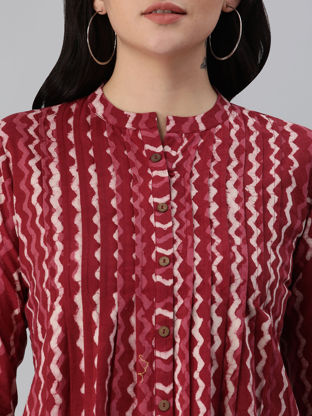 Udaan - Pleated cotton bagru printed top with placket and button