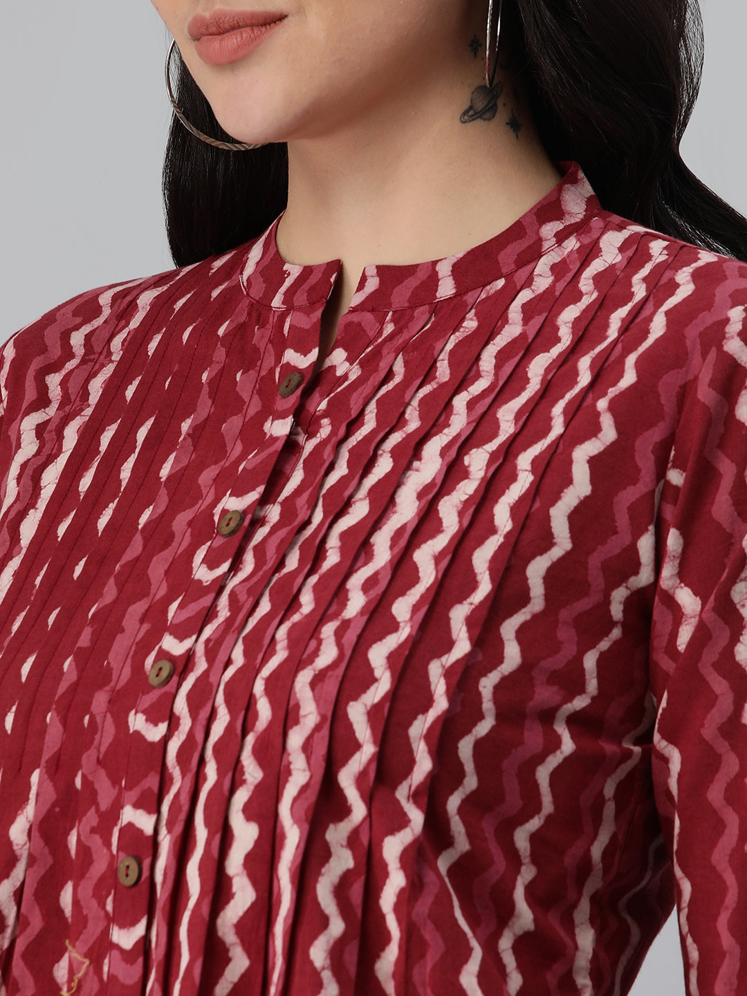 Udaan - Pleated cotton bagru printed top with placket and button