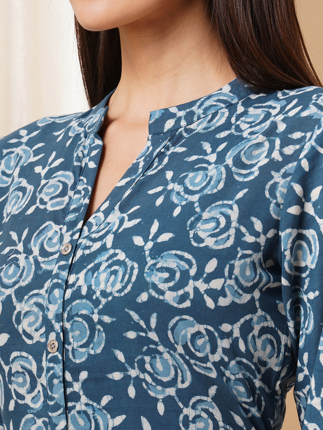 Straight fit and flared bagru printed cotton dress with gathering and pocket details