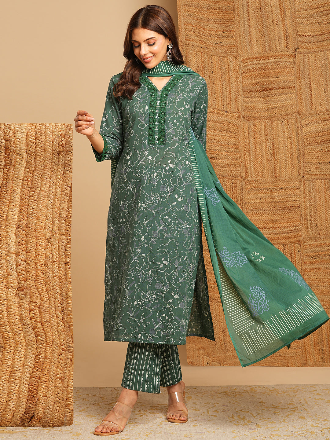 Straight fit kurta with lace around neck and sleeve paired with solid bottom and block printed dupatta