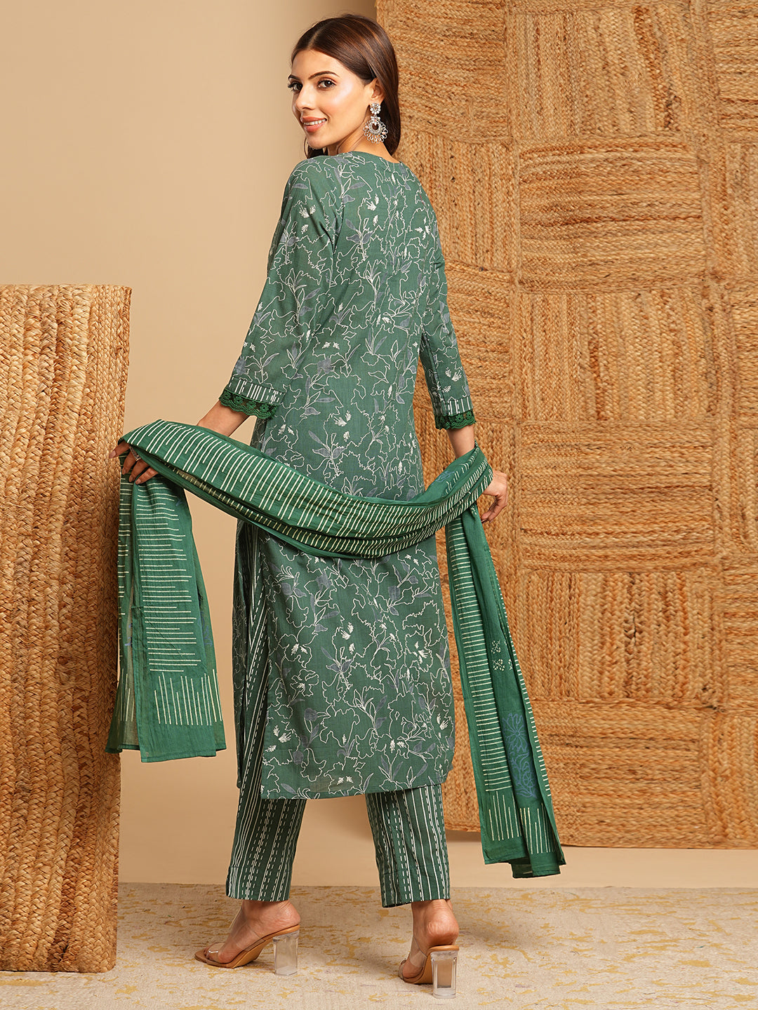 Straight fit kurta with lace around neck and sleeve paired with solid bottom and block printed dupatta