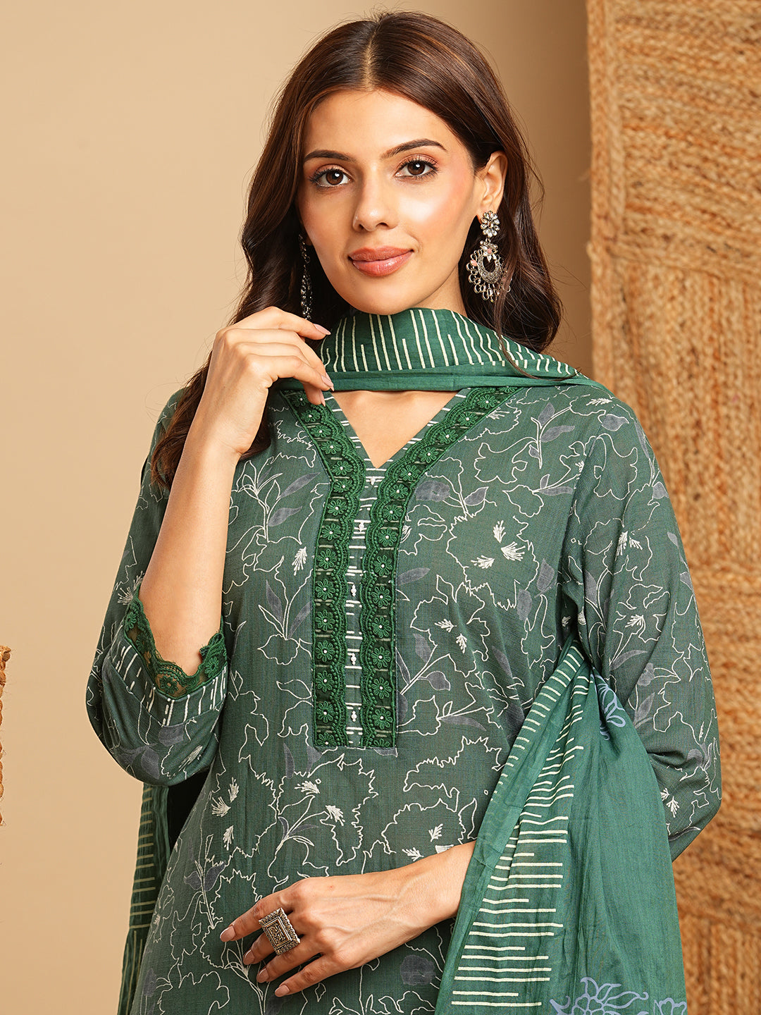 Straight fit kurta with lace around neck and sleeve paired with solid bottom and block printed dupatta