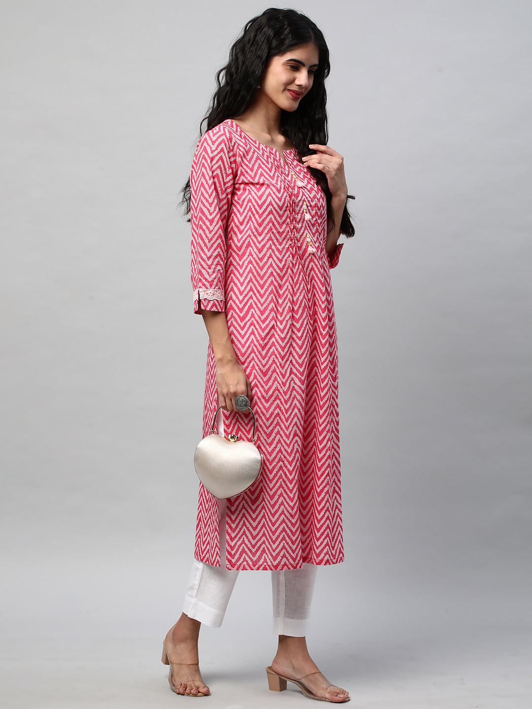 Straight fit kurta in Chevron printed cotton with gathers in front