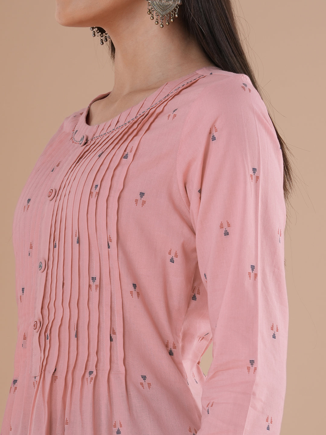 Embroidered cotton dobby kurta with pleating and an in seam pocket