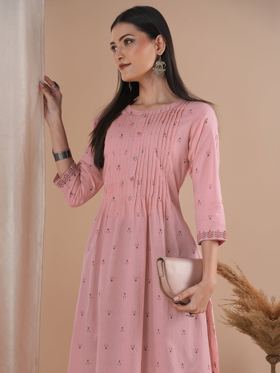 Embroidered cotton dobby kurta with pleating and an in seam pocket