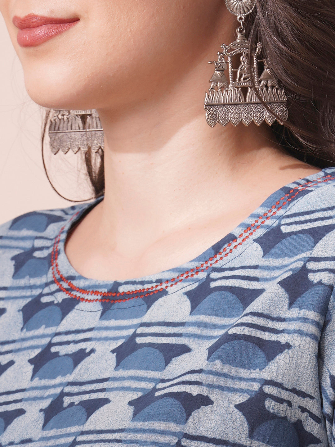 Straight fit dhabu print kurta with embroidery and pleating.