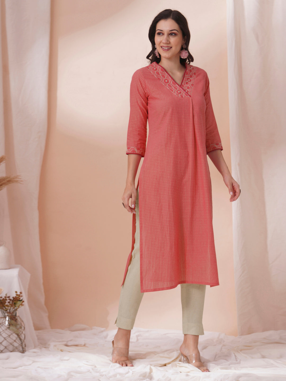 Straight fit kurta in checkered cotton fabric with embroidery and an on fold pleat.