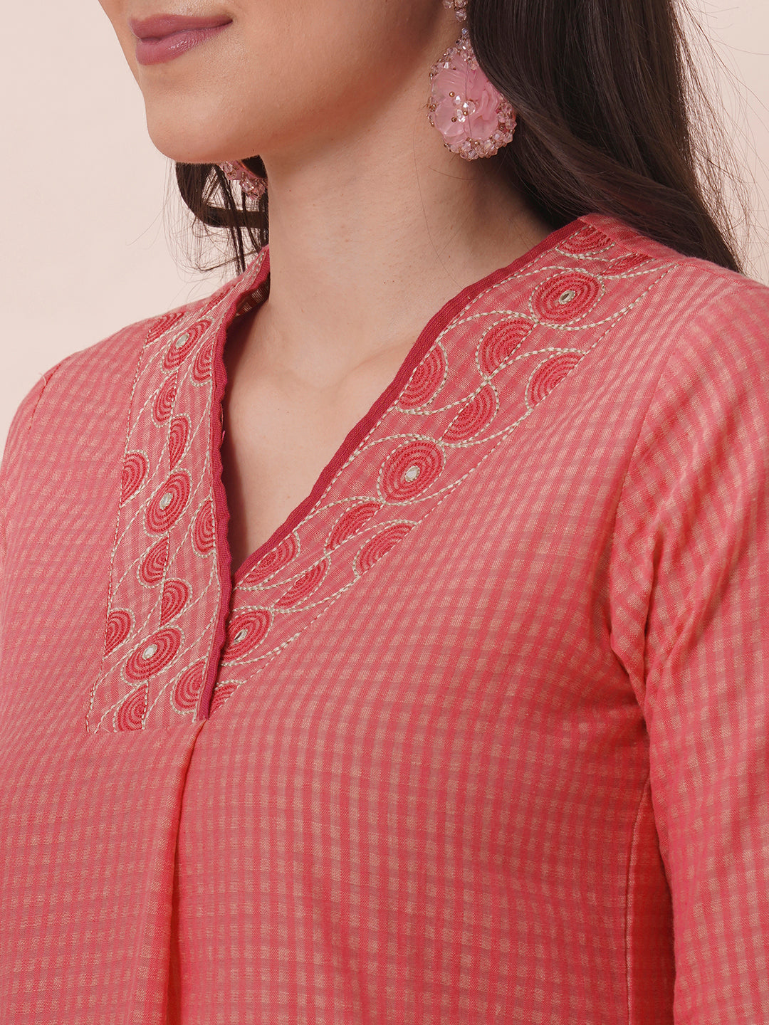 Straight fit kurta in checkered cotton fabric with embroidery and an on fold pleat.