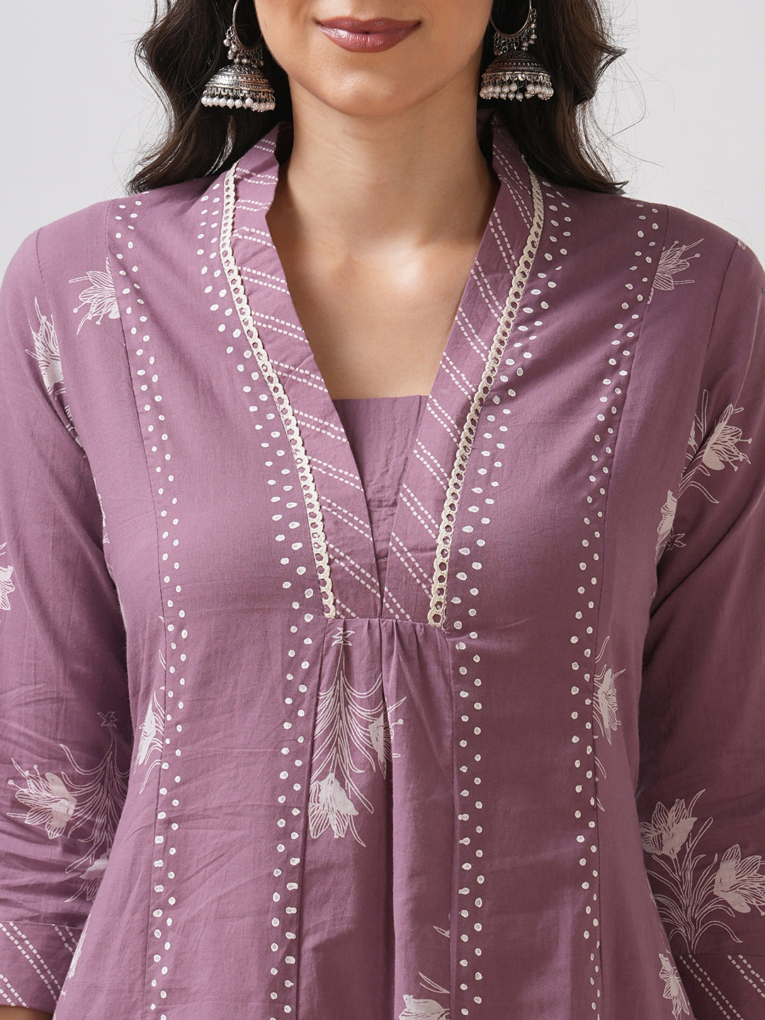 Women's Printed A-Line Kurta with V-Neck & 3/4th Sleeves.