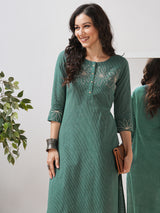 Straight fit kurta with cord work embroidery on the neck and cuff highlighted with sequins.