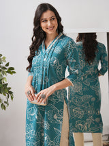 Straight fit kurta with lace detailing on neck and sleeves and tucks on the front.
