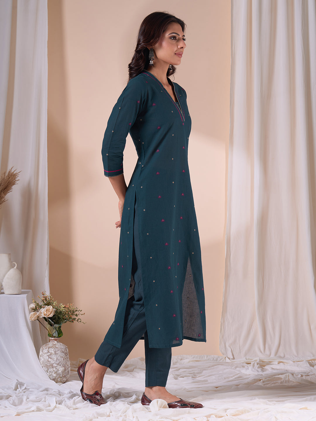 Straight Fit Cotton Dobby Kurta with Handwork and Contrast Selvedge Neckline.