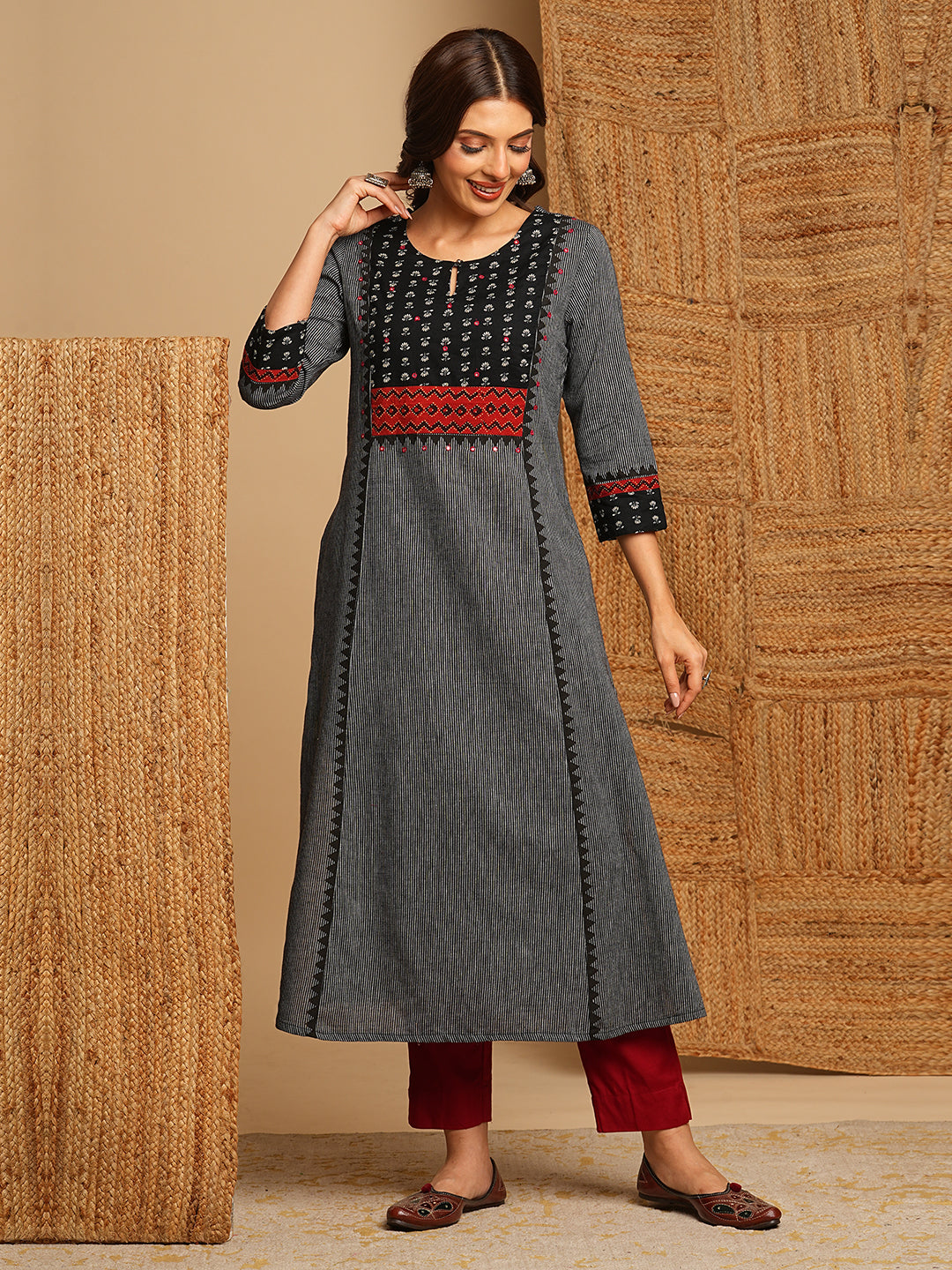 Plus Size A-Line kurta highlighted with the Contrast color hand mirrors.