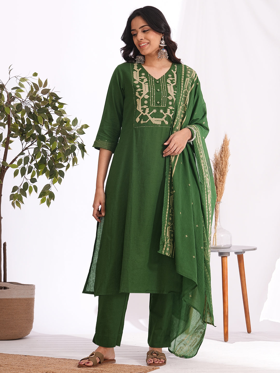 3-piece a-line embroidered suit set with matching straight pants, and a coordinating dupatta.(Green)