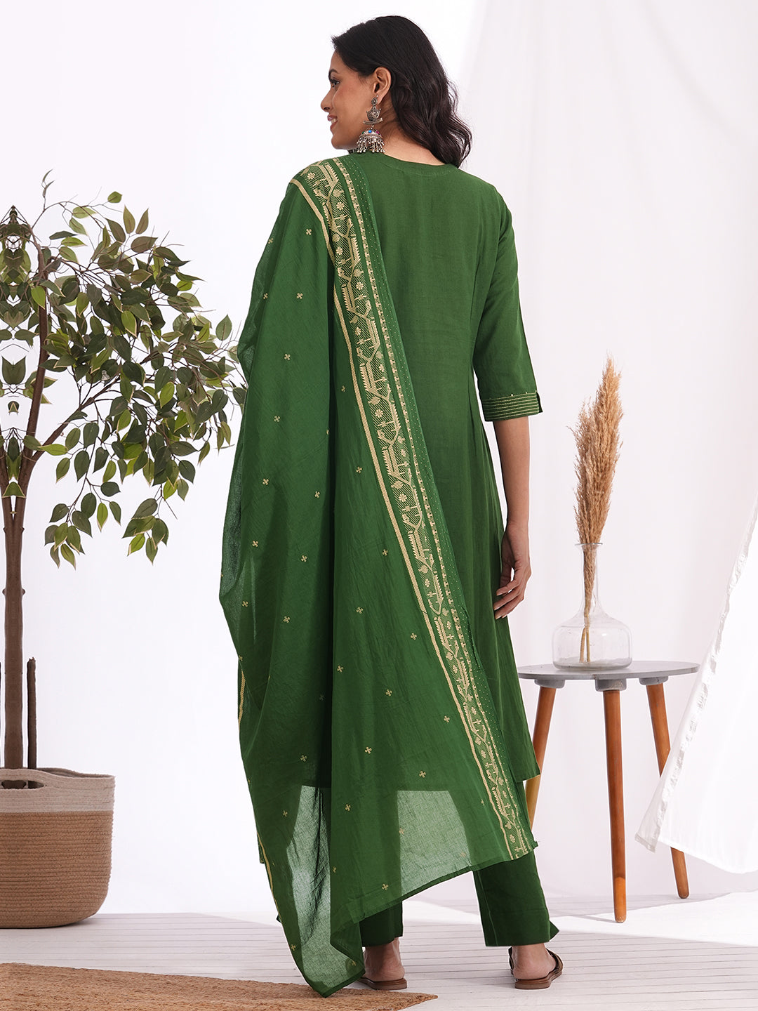 3-piece a-line embroidered suit set with matching straight pants, and a coordinating dupatta.(Green)