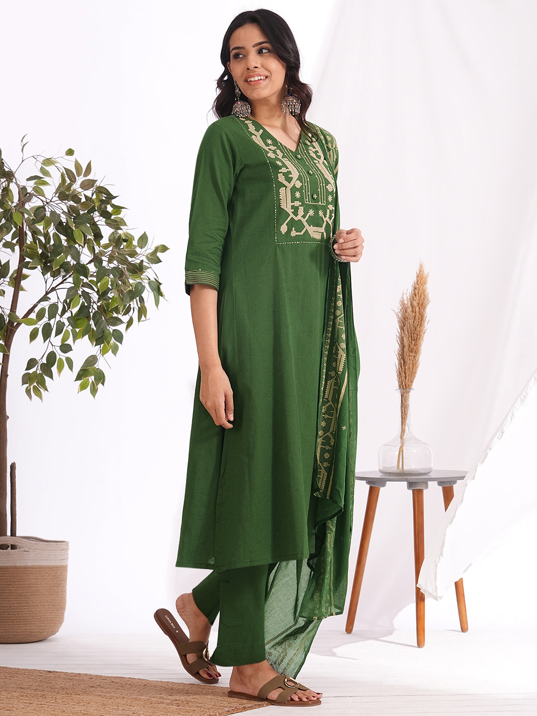 3-piece a-line embroidered suit set with matching straight pants, and a coordinating dupatta.(Green)