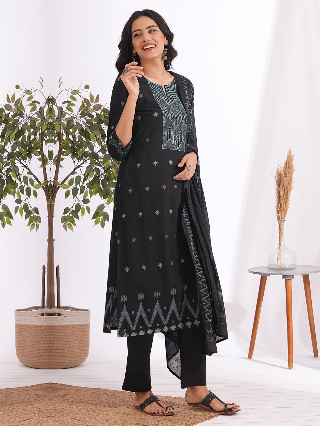 3-piece jamdani suit set is paired with machine embroidered kurta, plain bottom and printed dupatta.