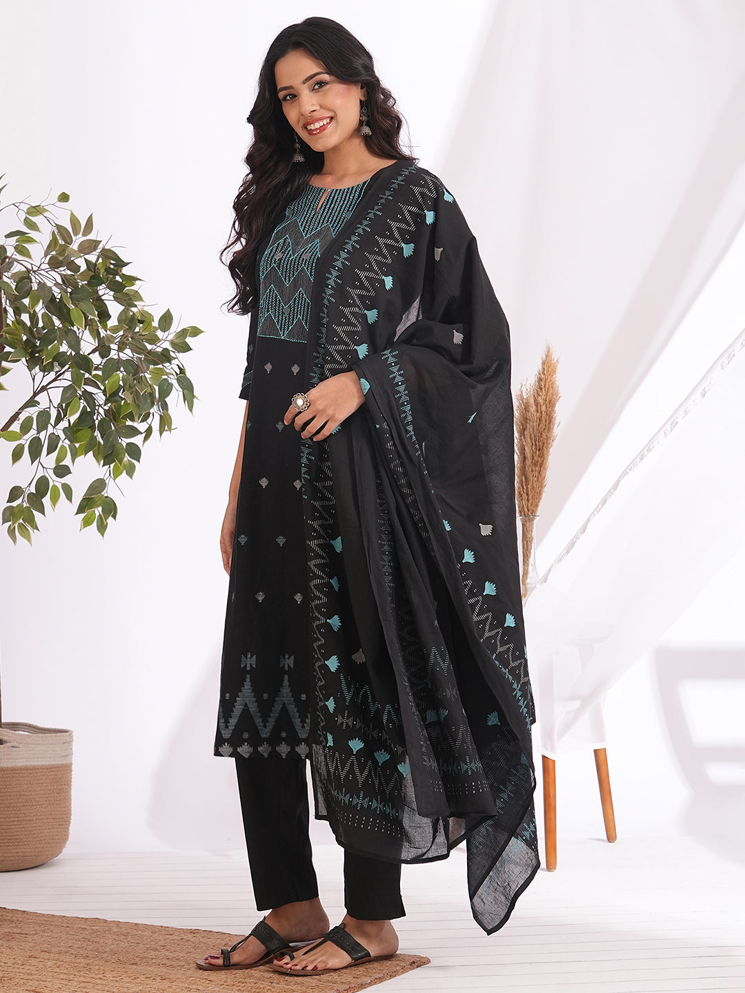 3-piece jamdani suit set is paired with machine embroidered kurta, plain bottom and printed dupatta.