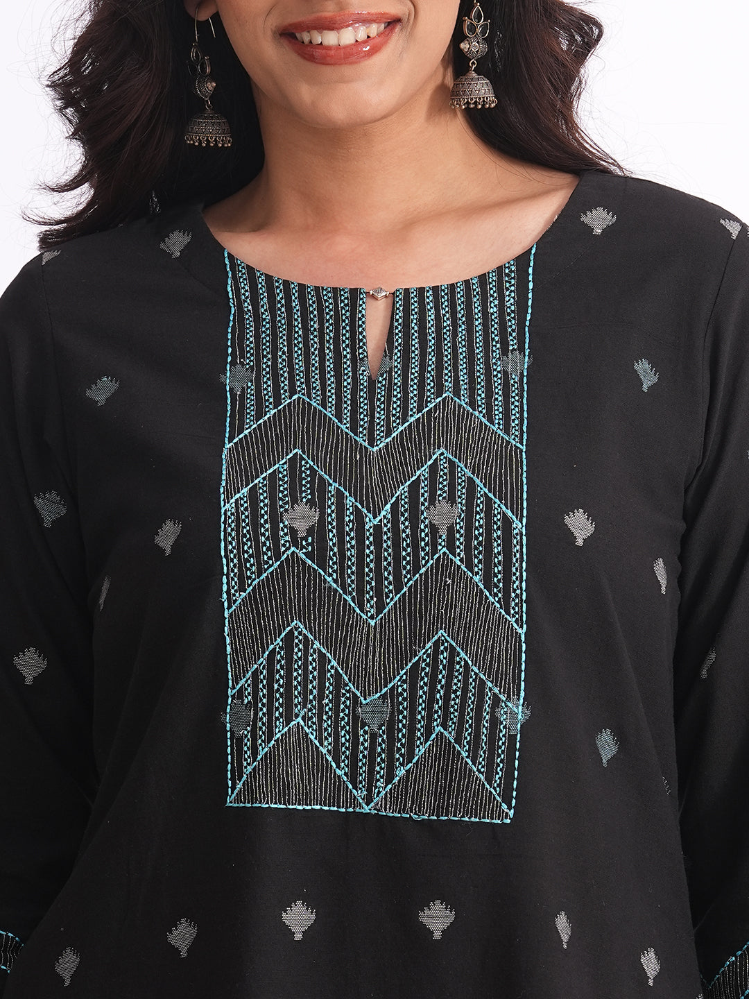 3-piece jamdani suit set is paired with machine embroidered kurta, plain bottom and printed dupatta.