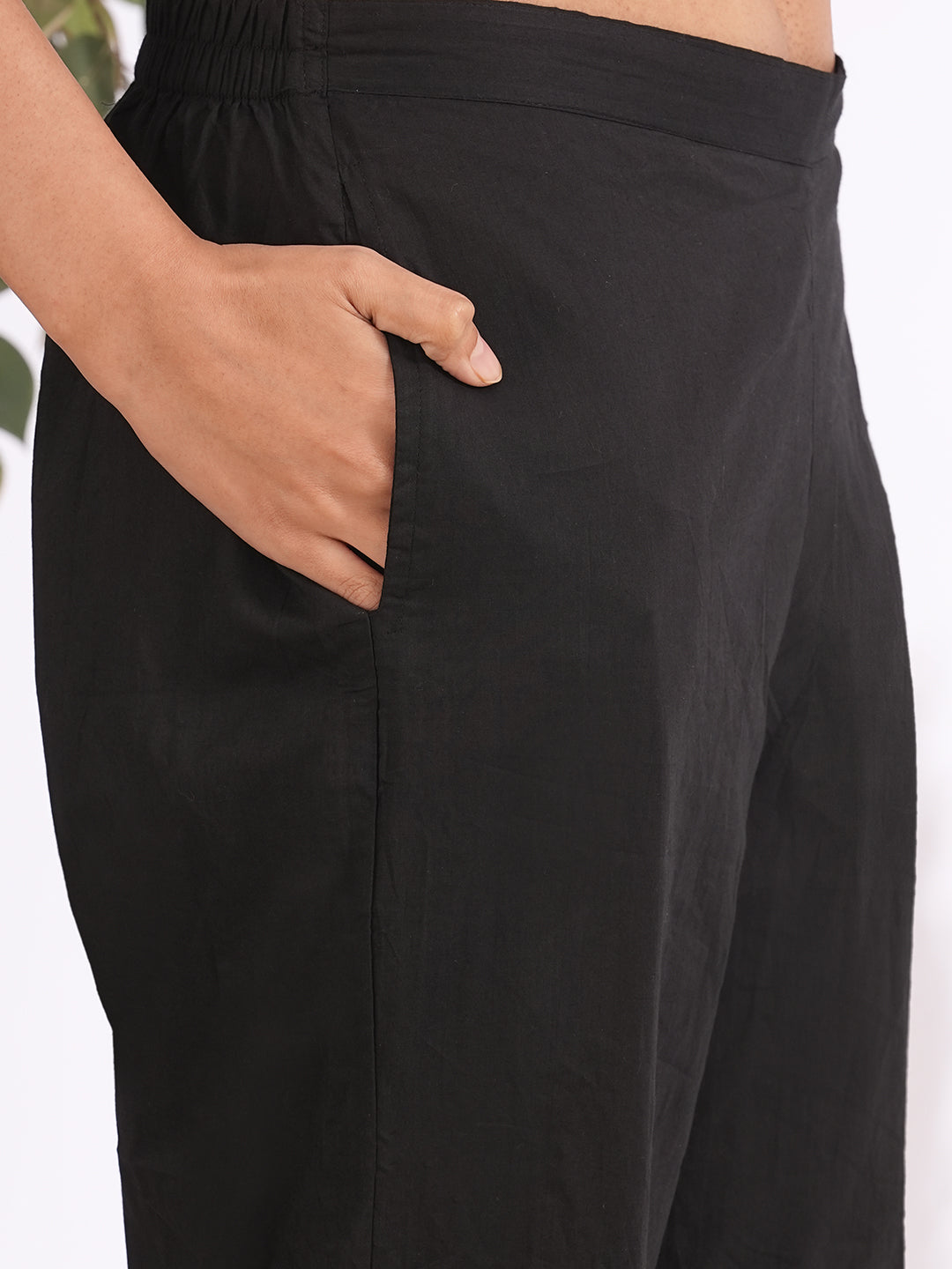 3-piece jamdani suit set is paired with machine embroidered kurta, plain bottom and printed dupatta.