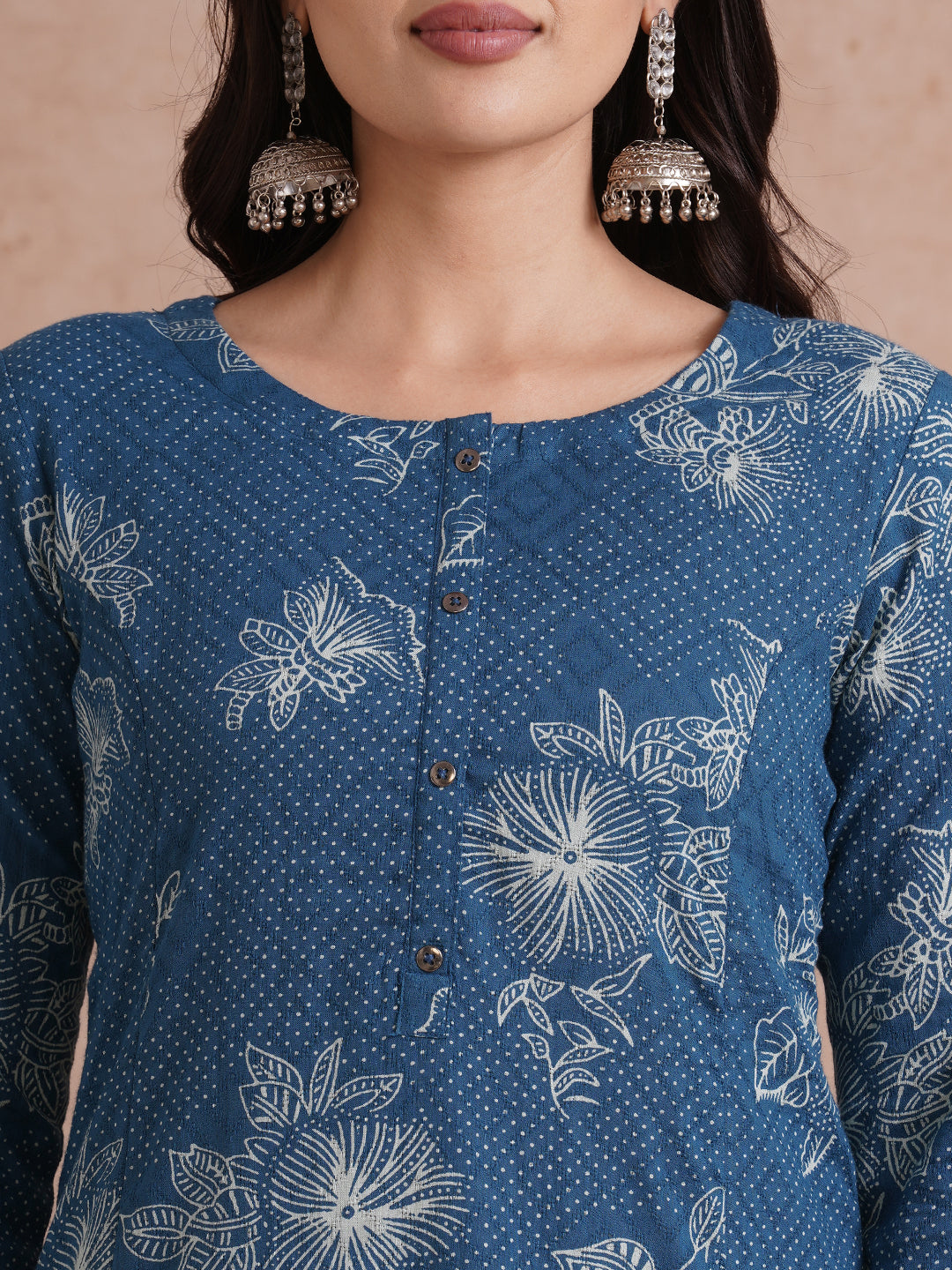 A-Line kurta with an in seam pocket and centre placket on printed cotton jacquard fabric.