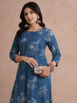 A-Line kurta with an in seam pocket and centre placket on printed cotton jacquard fabric.