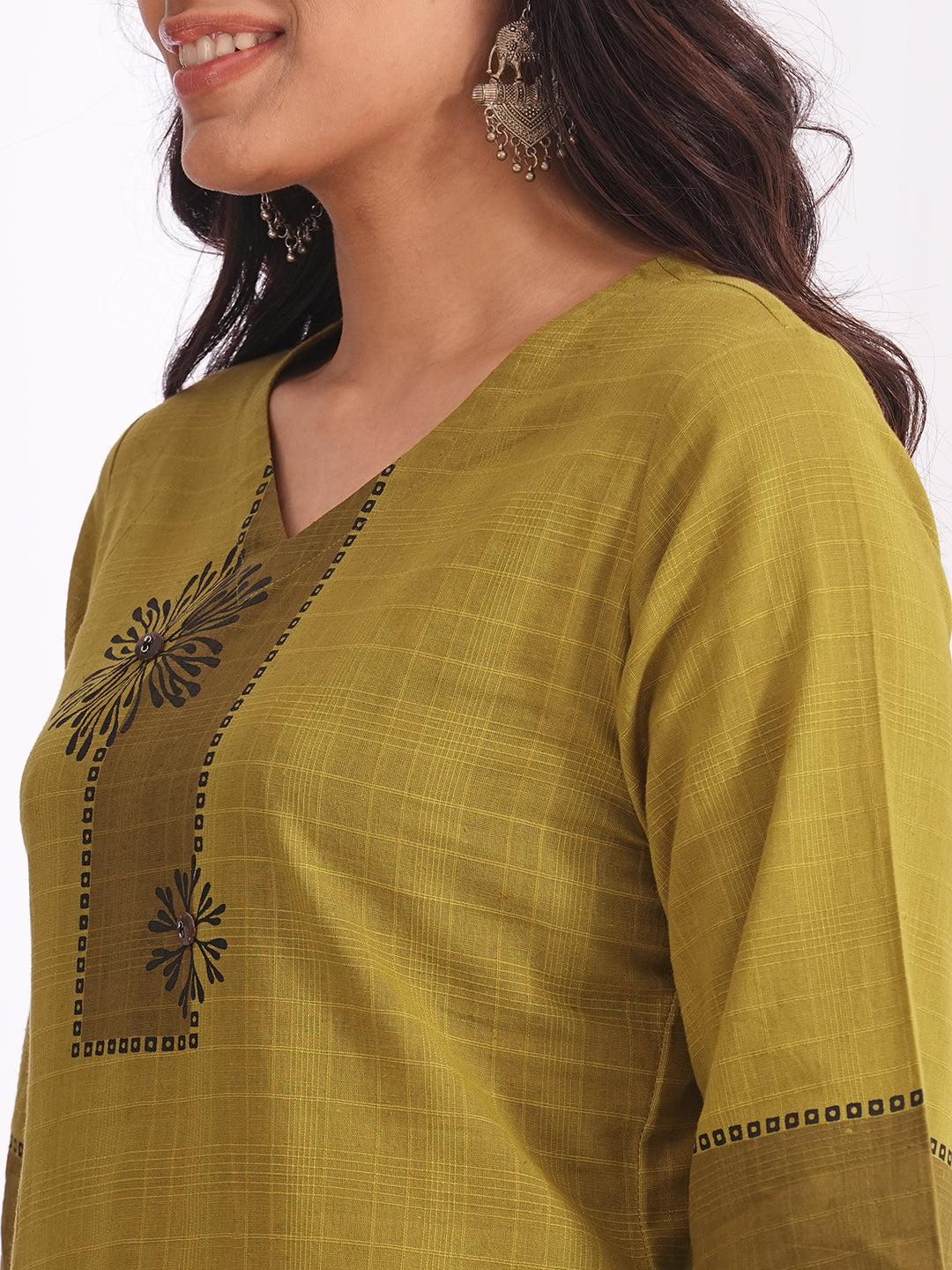 Straight fit woven checks kurta with asymmetrical block print highlighted with buttons and bell sleeves