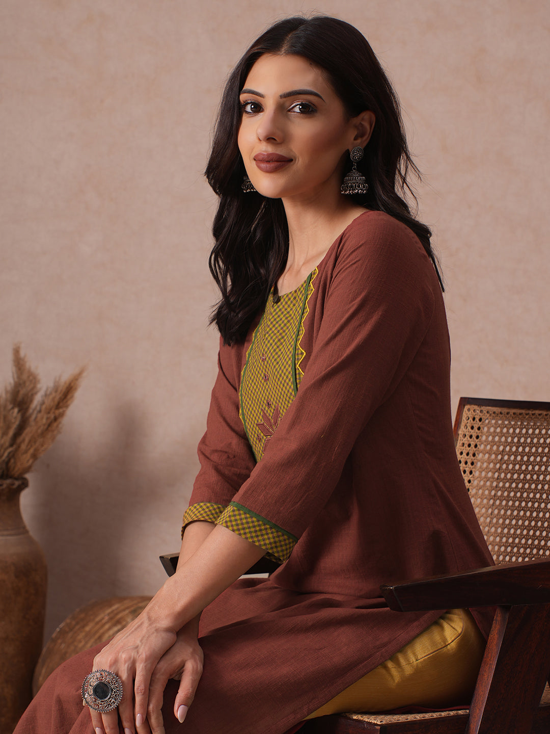 Cotton Straight Fit Kurta with Machine Applique and Contrast Fabric Sleeve Trims.