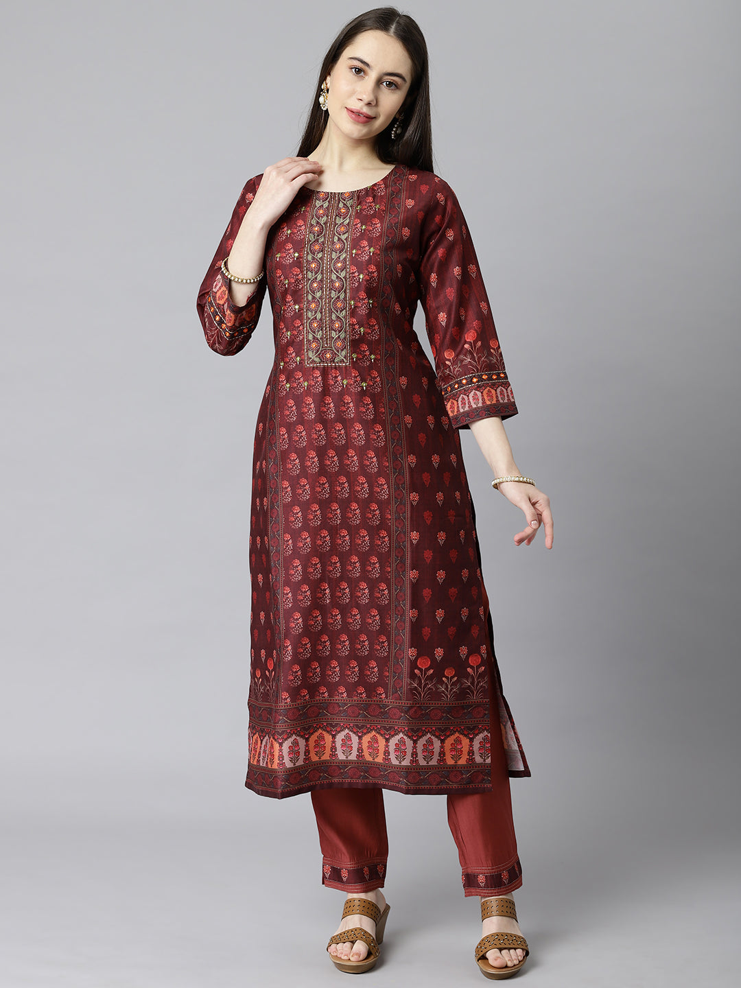 Party Edit- Striaight fit printed kurta with embroidered neck paired with pant