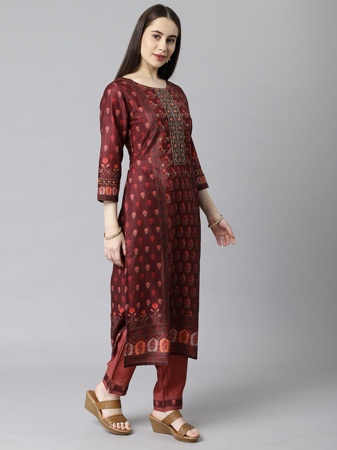 Party Edit- Striaight fit printed kurta with embroidered neck paired with pant