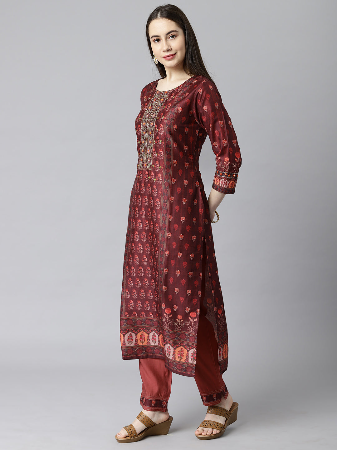 Party Edit- Striaight fit printed kurta with embroidered neck paired with pant