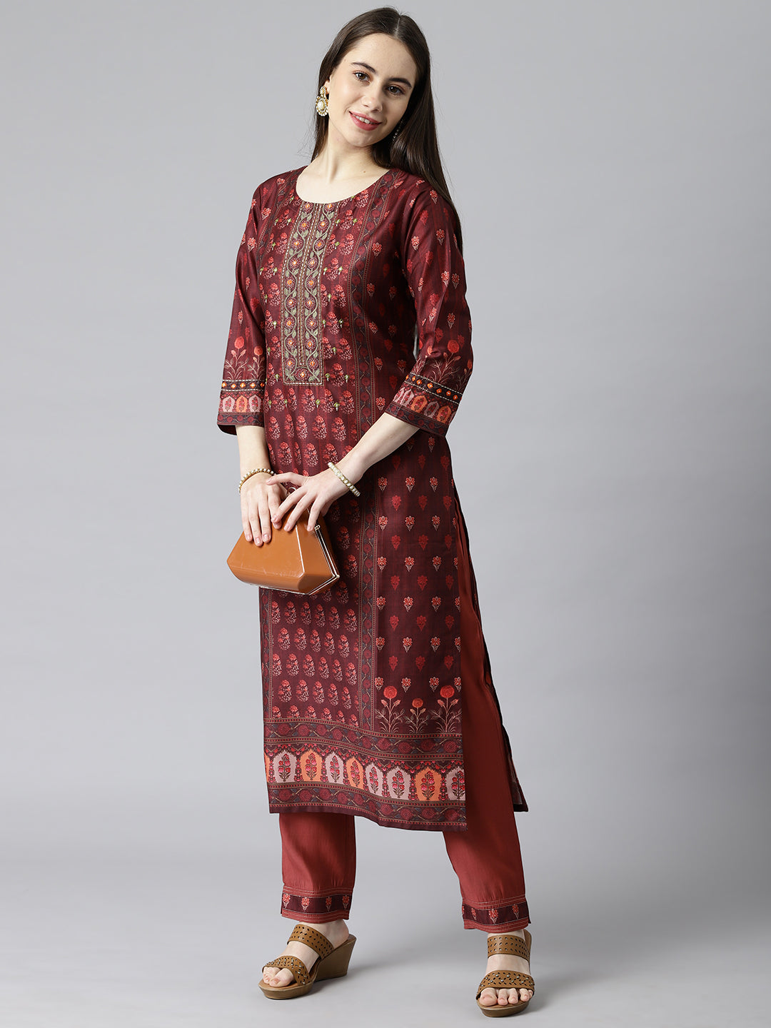 Party Edit- Striaight fit printed kurta with embroidered neck paired with pant