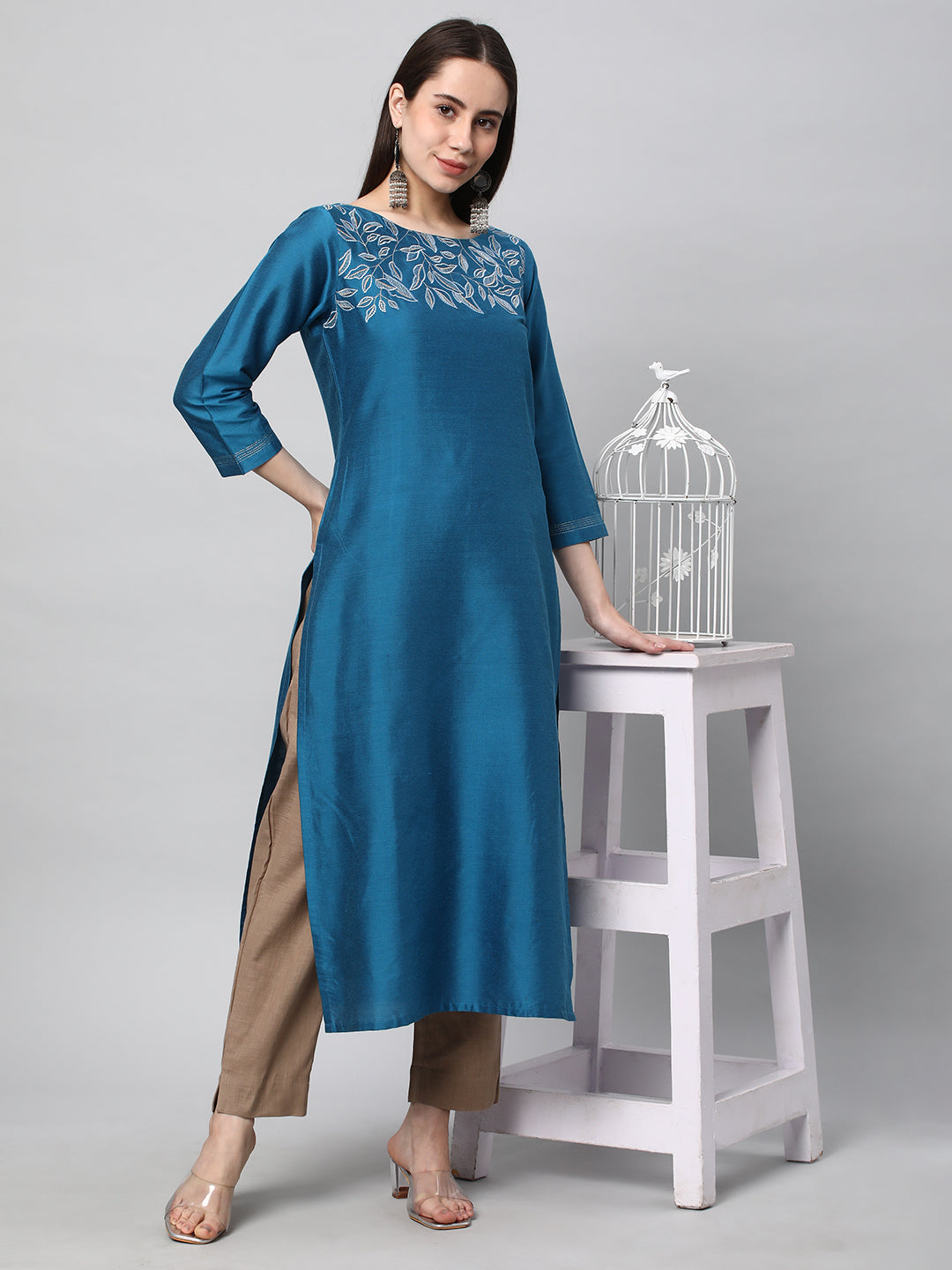 A fully elasticated brown ankle length cotton linen pant