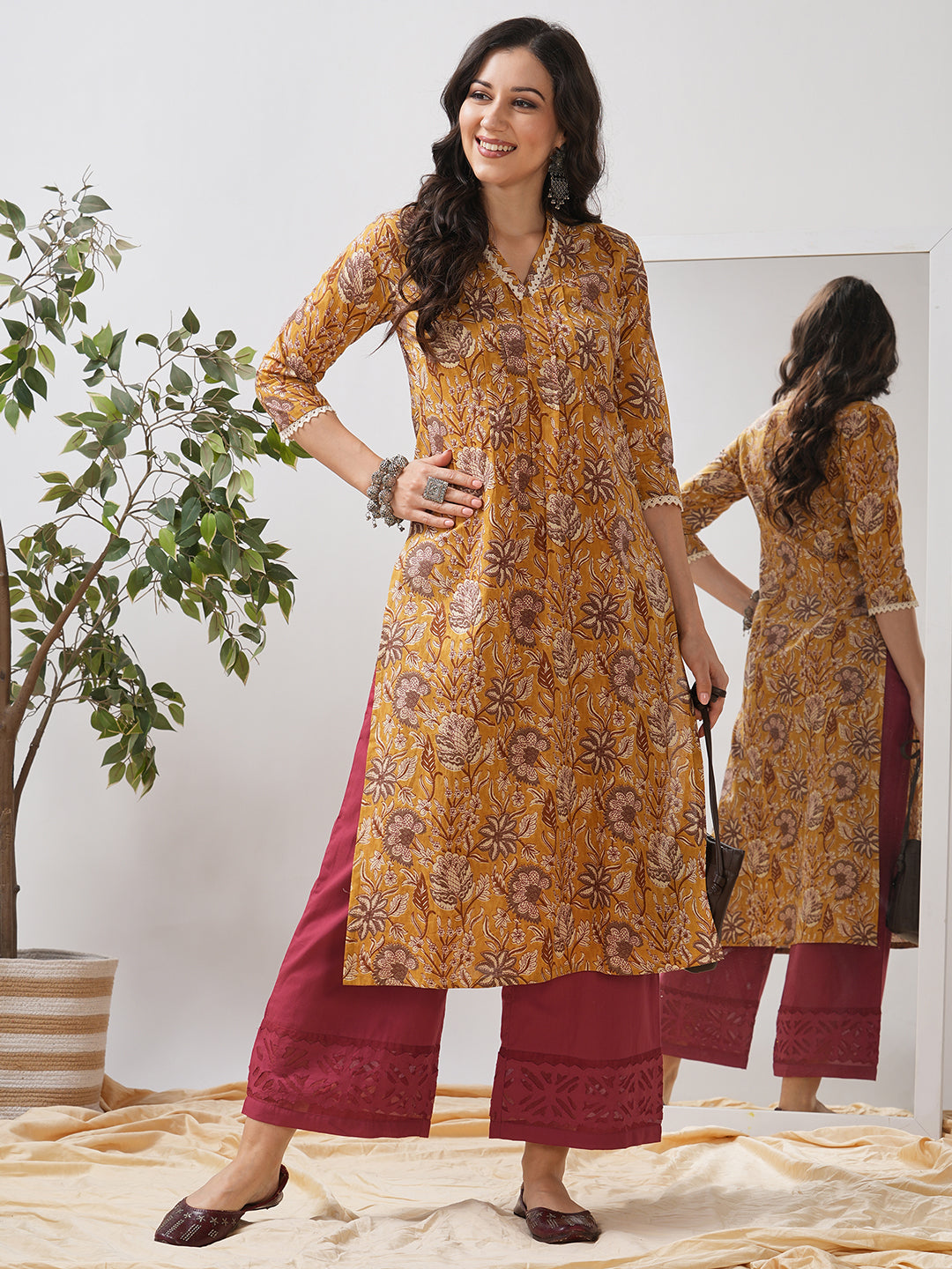 Flared cotton palazzo with applique detailing in hem(Maroon).