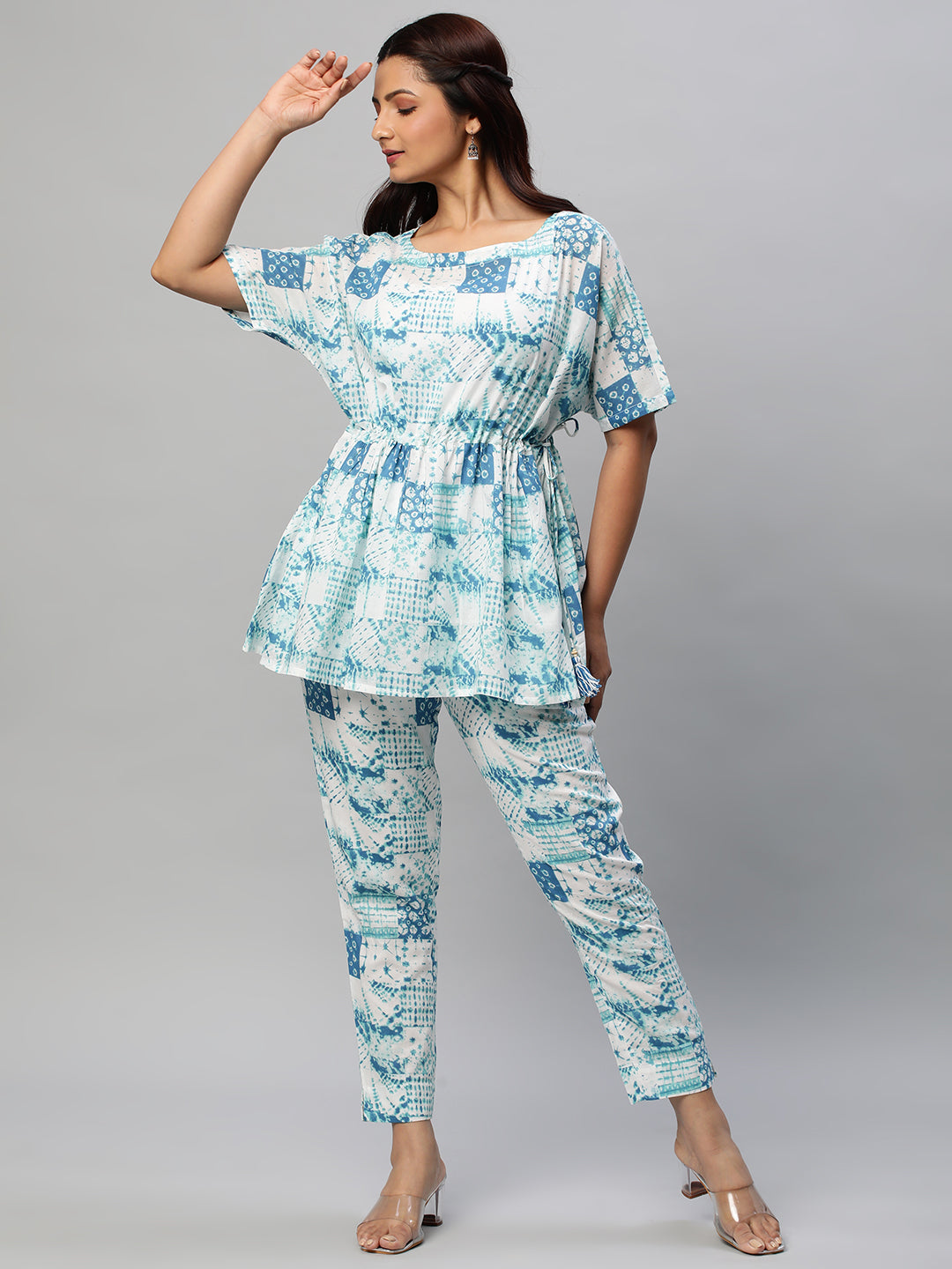 Printed co-ord set with knot detailling on the waistline