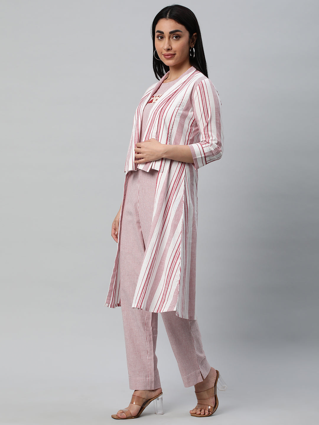 A jacket style 3 pieces co-ord set with shawl collar detail