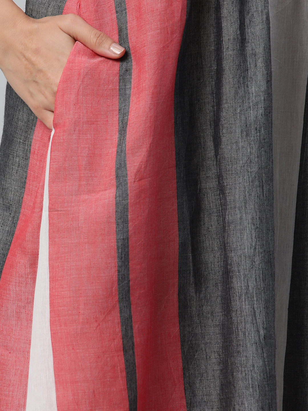 Pleated dress with handwork detailling