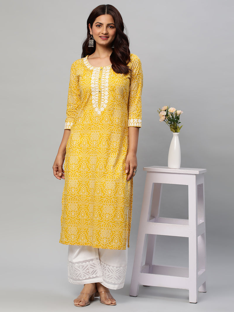 Straight fit cotton kurta with embroidered neck.