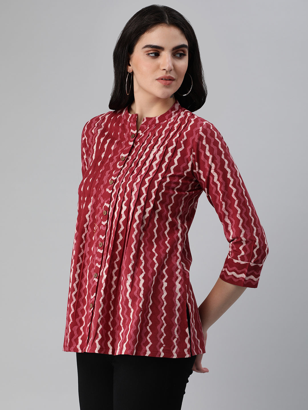 Udaan - Pleated cotton bagru printed top with placket and button