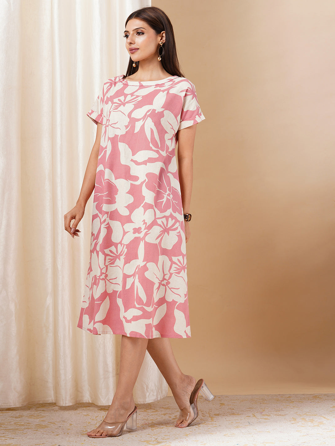 Printed cotton dress with hand embroidery and pocket