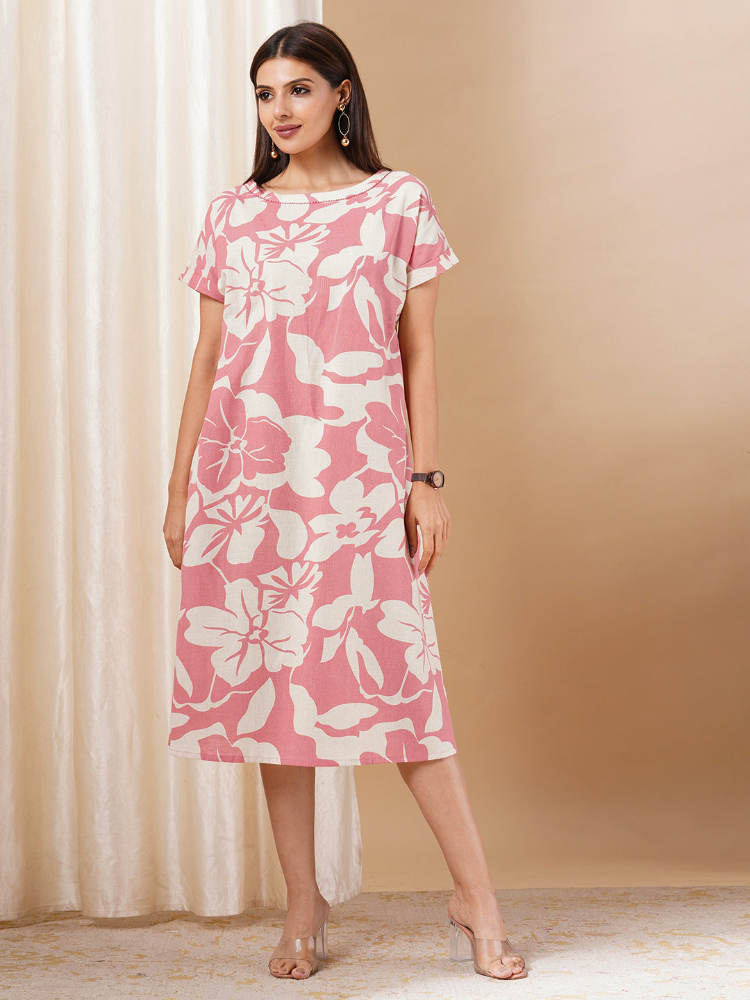 Printed cotton dress with hand embroidery and pocket
