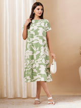 Printed cotton dress with hand embroidery and pocket.