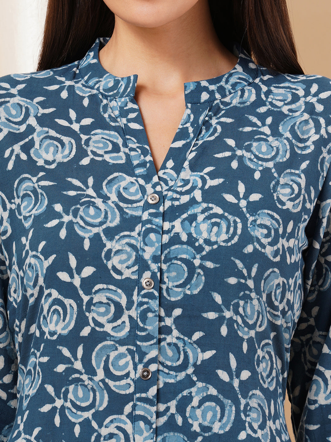 Straight fit and flared bagru printed cotton dress with gathering and pocket details