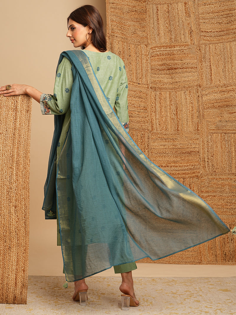 Straight kurta with floral printed yoke highlighted with handwork paired up with self color pants and contrasting dupatta.