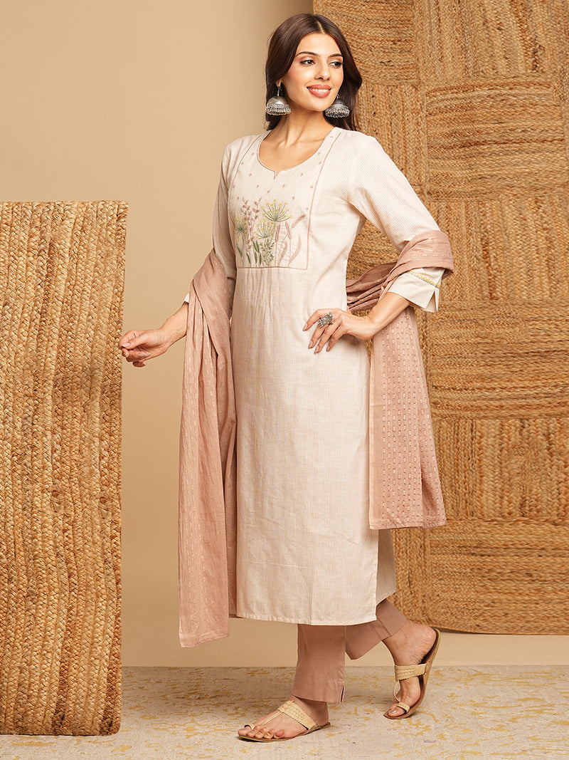 Straight kurta with delicate embroidery in yoke and hand embroidery in cuffs paired up with mul dobby dupatta with beautiful tassels.