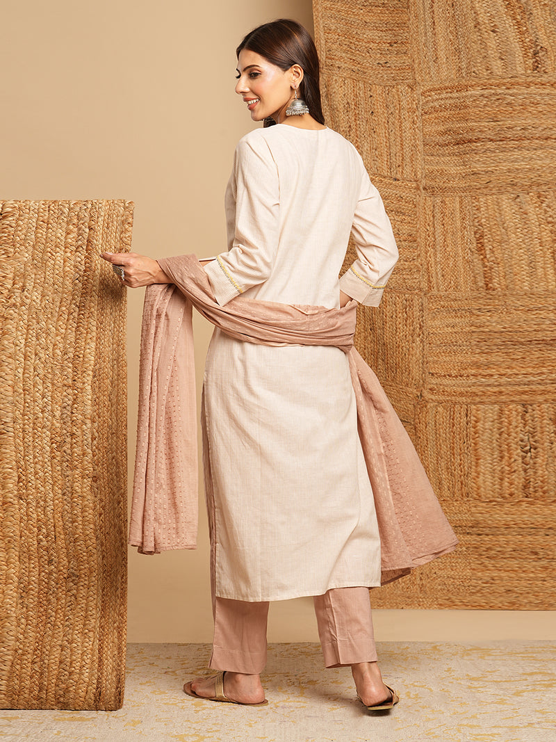 Straight kurta with delicate embroidery in yoke and hand embroidery in cuffs paired up with mul dobby dupatta with beautiful tassels.